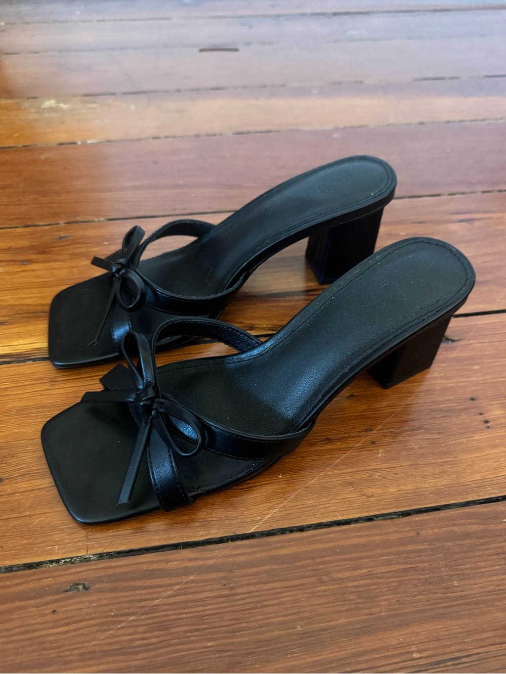 Urban Outfitters Black Bow Square-Toe Block Heel Mules - Women